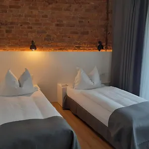 https://hotel-lindenhof-dusseldorf.topcolognehotels.com