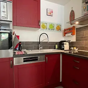 https://la-cabane-en-bord-de-mer.fr-provencehotel.com